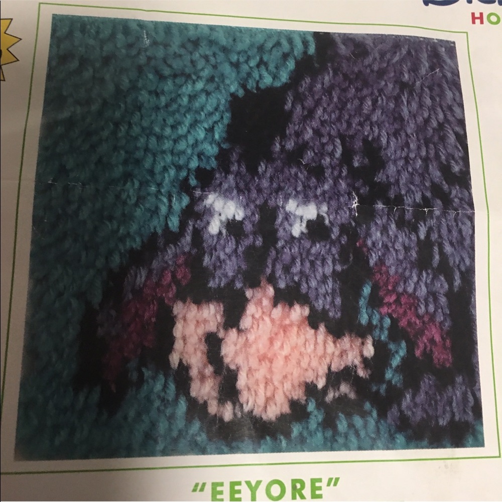 EEYORE LATCH HOOK RUG KIT POOH DISNEY COLLECTION WITH TOOL